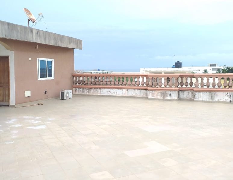 R+3 à vendre fidjrossè