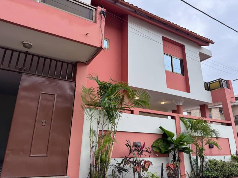 3 villa Duplex identique à vendre à vedoko-zézoumin