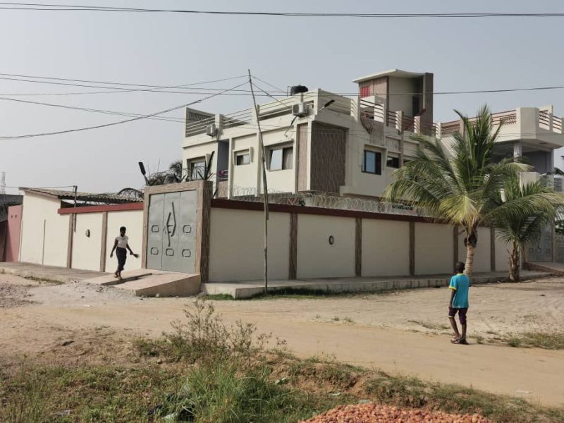 OPPORTUNITÉ DE VILLA A SÈMÈ